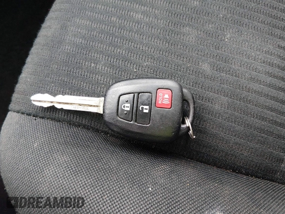✅ 2018 Toyota RAV4 LE • VIN: 2T3BFREV8JW715380 • Lot: 44483414. Wystawiony na IAAI z przebiegiem 129 411 mil. Bezpłatny archiwum sprzedaży aukcyjnych z USA i szczegółowy raport historii pojazdu na DreamBid. Zdjęcie 11.