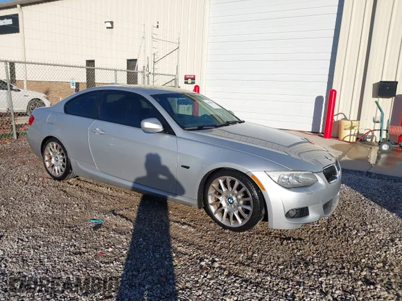 ✅ 2013 BMW 3 Series 328i • VIN: WBAKE3C57DE771158 • Lot: 44038653. Wystawiony na IAAI z przebiegiem 167 289 mil. Bezpłatny archiwum sprzedaży aukcyjnych z USA i szczegółowy raport historii pojazdu na DreamBid. Zdjęcie 1.