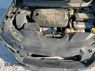 ✅ 2020 Jeep Cherokee Altitude • VIN: 1C4PJLLB5LD511680 • Лот: 81812165. Опубликован ранее на Copart с пробегом 121 505 миль. Бесплатный доступ к архиву аукционных продаж из США и подробный отчёт об истории автомобиля на DreamBid. Изображение 15.