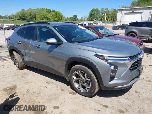 ✅ 2026 Chevrolet Trax LT • VIN: KL77LHEP7TC059248 • Лот: 45068748. Опубликован ранее на IAAI с пробегом 724 миль. Бесплатный доступ к архиву аукционных продаж из США и подробный отчёт об истории автомобиля на DreamBid. Изображение 1.