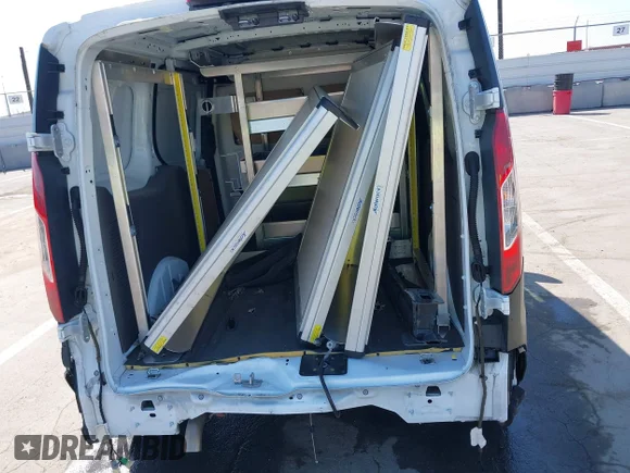 ✅ 2020 Ford Transit Connect XL • VIN: NM0LS7E79L1454457 • Lot: 44677832. Wystawiony na IAAI z przebiegiem 76 125 mil. Bezpłatny archiwum sprzedaży aukcyjnych z USA i szczegółowy raport historii pojazdu na DreamBid. Zdjęcie 14.