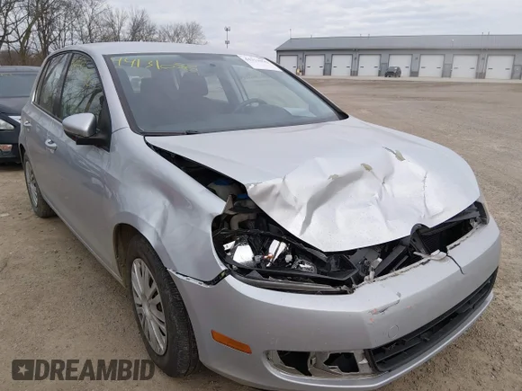 ✅ 2014 Volkswagen Golf • VIN: WVWDB7AJXEW002564 • Lot: 44131056. Wystawiony na IAAI z przebiegiem 75 413 mil. Bezpłatny archiwum sprzedaży aukcyjnych z USA i szczegółowy raport historii pojazdu na DreamBid. Zdjęcie 6.