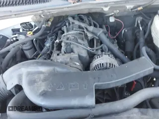 ✅ 2006 Chevrolet Tahoe LS • VIN: 1GNEC13V56R165693 • Lot: 43296240. Wystawiony na IAAI z przebiegiem 341 971 mil. Bezpłatny archiwum sprzedaży aukcyjnych z USA i szczegółowy raport historii pojazdu na DreamBid. Zdjęcie 13.