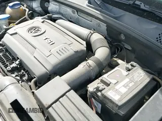 ✅ 2014 Volkswagen Beetle Entry • VIN: 3VWF17AT3EM638365 • Lot: 41616888. Wystawiony na IAAI z przebiegiem 122 676 mil. Bezpłatny archiwum sprzedaży aukcyjnych z USA i szczegółowy raport historii pojazdu na DreamBid. Zdjęcie 18.