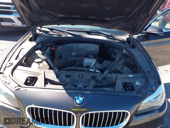 ✅ 2015 BMW 5 Series 528i • VIN: WBA5A5C59FD524642 • Lot: 44441047. Wystawiony na IAAI z przebiegiem 84 378 mil. Bezpłatny archiwum sprzedaży aukcyjnych z USA i szczegółowy raport historii pojazdu na DreamBid. Zdjęcie 10.