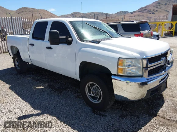 ✅ 2009 Chevrolet Silverado 2500HD Work Truck • VIN: 1GCHK43K69F172349 • Lot: 45111292. Wystawiony na IAAI z przebiegiem 118 509 mil. Bezpłatny archiwum sprzedaży aukcyjnych z USA i szczegółowy raport historii pojazdu na DreamBid. Zdjęcie 1.