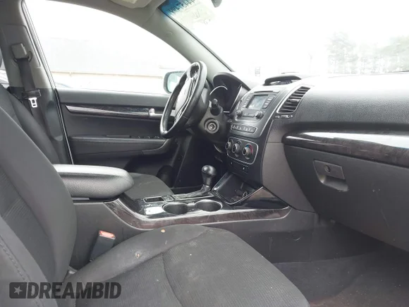 ✅ 2014 Kia Sorento LX • VIN: 5XYKTCA69EG449926 • Лот: 44457499. Опубликован ранее на IAAI с пробегом 198 595 миль. Бесплатный доступ к архиву аукционных продаж из США и подробный отчёт об истории автомобиля на DreamBid. Изображение 5.