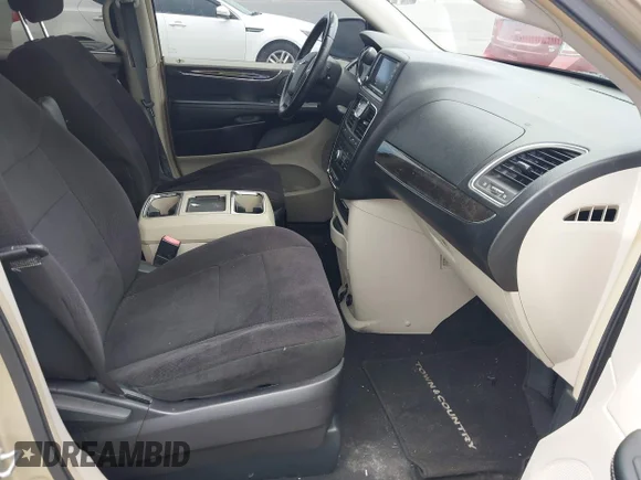 ✅ 2011 Chrysler Town & Country Touring • VIN: 2A4RR5DG5BR727364 • Лот: 45555450. Опубликован ранее на IAAI с пробегом 136 484 миль. Бесплатный доступ к архиву аукционных продаж из США и подробный отчёт об истории автомобиля на DreamBid. Изображение 5.