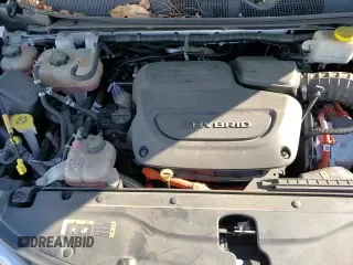 ✅ 2018 Chrysler Pacifica Hybrid Touring L • VIN: 2C4RC1L7XJR111966 • Lot: 85160644. Listed on Copart with 126,400 mi. Free auction sales archive from the USA and detailed vehicle history report at DreamBid. Image 16.