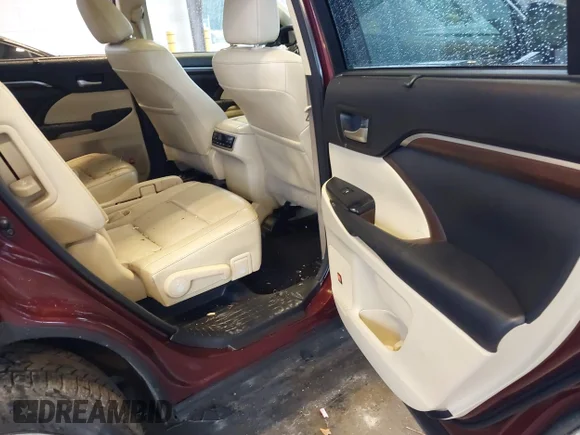 ✅ 2014 Toyota Highlander Limited • VIN: 5TDDKRFH8ES044703 • Lot: 43693623. Wystawiony na IAAI z przebiegiem 113 928 mil. Bezpłatny archiwum sprzedaży aukcyjnych z USA i szczegółowy raport historii pojazdu na DreamBid. Zdjęcie 8.