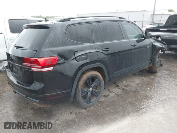 ✅ 2018 Volkswagen Atlas SE • VIN: 1V2FR2CA4JC555497 • Lot: 42359648. Wystawiony na IAAI z przebiegiem 133 851 mil. Bezpłatny archiwum sprzedaży aukcyjnych z USA i szczegółowy raport historii pojazdu na DreamBid. Zdjęcie 4.