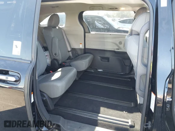 ✅ 2022 Toyota Sienna XLE • VIN: 5TDJRKEC2NS122632 • Lot: 43909923. Wystawiony na IAAI z przebiegiem 26 087 mil. Bezpłatny archiwum sprzedaży aukcyjnych z USA i szczegółowy raport historii pojazdu na DreamBid. Zdjęcie 8.
