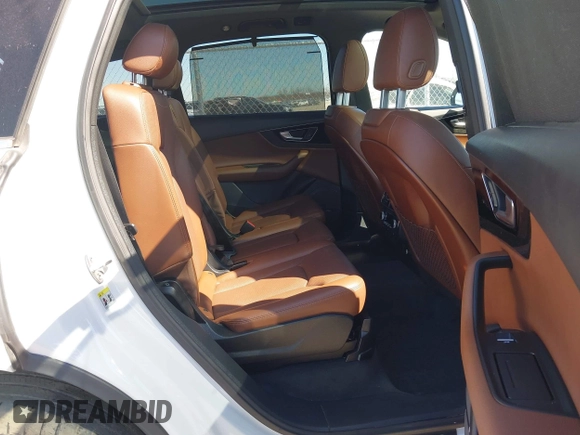 ✅ 2018 Audi Q7 Prestige • VIN: WA1VAAF75JD045212 • Lot: 44595019. Wystawiony na IAAI z przebiegiem 130 576 mil. Bezpłatny archiwum sprzedaży aukcyjnych z USA i szczegółowy raport historii pojazdu na DreamBid. Zdjęcie 8.