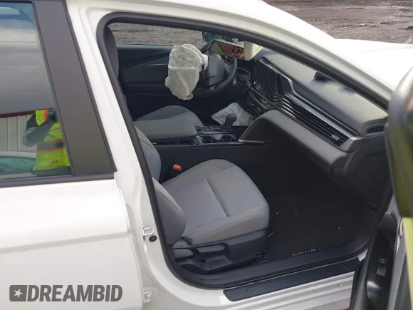 ✅ 2025 Toyota Camry LE • VIN: 4T1DAACK5SU130526 • Lot: 44512135. Wystawiony na IAAI z przebiegiem 1 896 mil. Bezpłatny archiwum sprzedaży aukcyjnych z USA i szczegółowy raport historii pojazdu na DreamBid. Zdjęcie 5.