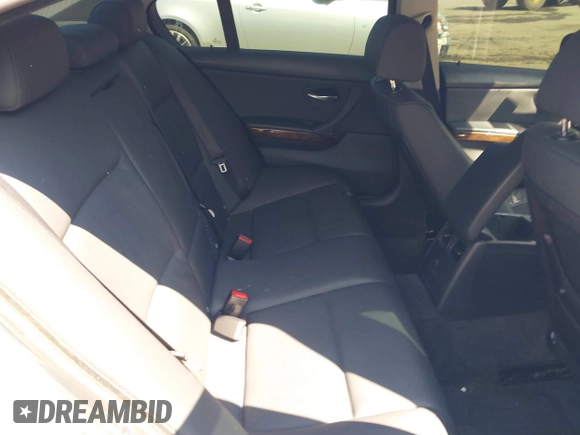 ✅ 2009 BMW 3 Series 328i • VIN: WBAPH77589NL82230 • Lot: 40189063. Wystawiony na IAAI z przebiegiem 224 736 mil. Bezpłatny archiwum sprzedaży aukcyjnych z USA i szczegółowy raport historii pojazdu na DreamBid. Zdjęcie 8.
