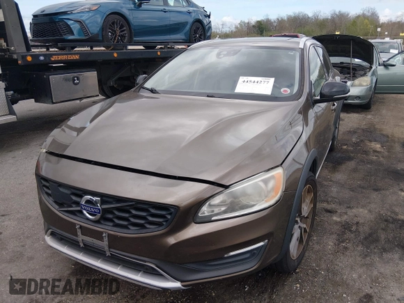 ✅ 2015 Volvo V60 T5 • VIN: YV4612HK2F1001885 • Lot: 44544277. Wystawiony na IAAI z przebiegiem 201 289 mil. Bezpłatny archiwum sprzedaży aukcyjnych z USA i szczegółowy raport historii pojazdu na DreamBid. Zdjęcie 2.