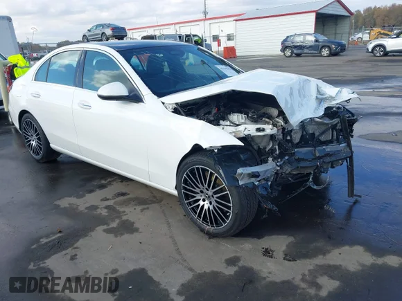 ✅ 2024 Mercedes-Benz C 300 • VIN: W1KAF4GB1RR219243 • Lot: 43596943. Wystawiony na IAAI z przebiegiem 35 246 mil. Bezpłatny archiwum sprzedaży aukcyjnych z USA i szczegółowy raport historii pojazdu na DreamBid. Zdjęcie 1.