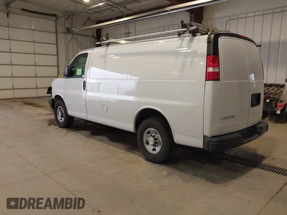 ✅ 2020 Chevrolet Express Cargo • VIN: 1GCWGAFG3L1270046 • Lot: 44400061. Wystawiony na IAAI z przebiegiem 49 070 mil. Bezpłatny archiwum sprzedaży aukcyjnych z USA i szczegółowy raport historii pojazdu na DreamBid. Zdjęcie 3.