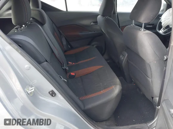 ✅ 2021 Nissan Kicks SR • VIN: 3N1CP5DV8ML550876 • Lot: 43833135. Wystawiony na IAAI z przebiegiem 19 899 mil. Bezpłatny archiwum sprzedaży aukcyjnych z USA i szczegółowy raport historii pojazdu na DreamBid. Zdjęcie 8.
