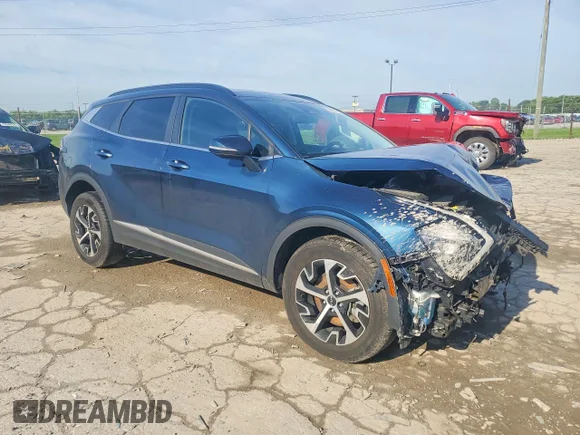 ✅ 2023 Kia Sportage EX • VIN: KNDPVCAGXP7013207 • Lot: 55097376. Wystawiony na Copart z przebiegiem 88 536 mil. Bezpłatny archiwum sprzedaży aukcyjnych z USA i szczegółowy raport historii pojazdu na DreamBid. Zdjęcie 4.