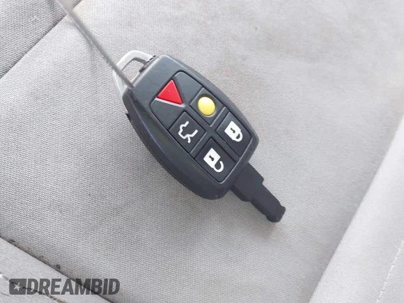 ✅ 2005 Volvo S40 • VIN: YV1MS382X52120252 • Лот: 42036354. Опубліковано раніше на IAAI з пробігом 148 281 миль. Безкоштовний доступ до архіву аукціонних продажів зі США та докладний звіт про історію автомобіля на DreamBid. Зображення 11.