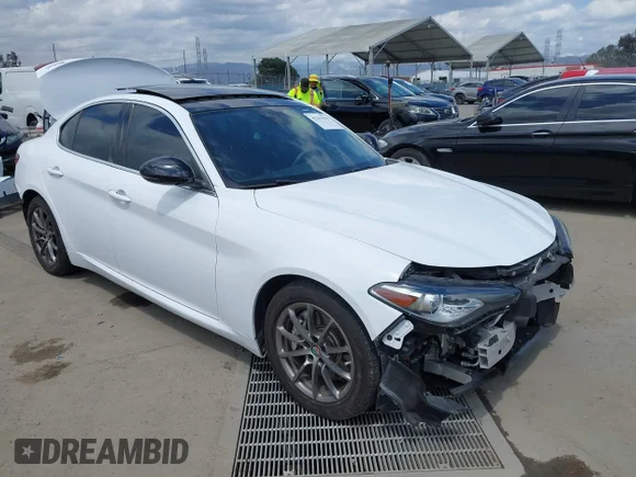 ✅ 2019 Alfa Romeo Giulia • VIN: ZARFAMAN5K7612770 • Лот: 42261058. Опубліковано раніше на IAAI з пробігом 91 381 миль. Безкоштовний доступ до архіву аукціонних продажів зі США та докладний звіт про історію автомобіля на DreamBid. Зображення 1.