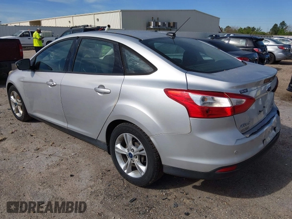 ✅ 2014 Ford Focus SE • VIN: 1FADP3F24EL123098 • Lot: 44686591. Wystawiony na IAAI z przebiegiem 175 824 mil. Bezpłatny archiwum sprzedaży aukcyjnych z USA i szczegółowy raport historii pojazdu na DreamBid. Zdjęcie 3.