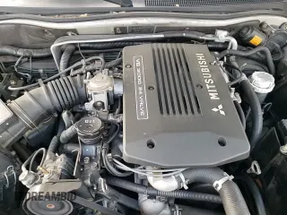 ✅ 2000 Mitsubishi Montero Sport LS • VIN: JA4MT31H3YP813036 • Lot: 82255134. Wystawiony na Copart z przebiegiem 178 598 mil. Bezpłatny archiwum sprzedaży aukcyjnych z USA i szczegółowy raport historii pojazdu na DreamBid. Zdjęcie 14.