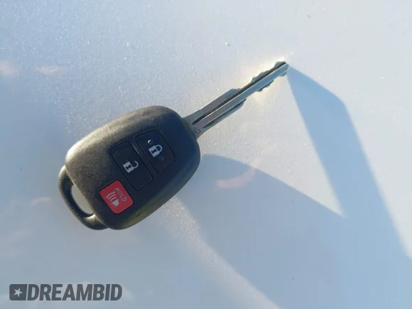 ✅ 2012 Toyota Prius Two • VIN: JTDKDTB3XC1514328 • Lot: 43852914. Wystawiony na IAAI z przebiegiem 386 500 mil. Bezpłatny archiwum sprzedaży aukcyjnych z USA i szczegółowy raport historii pojazdu na DreamBid. Zdjęcie 11.