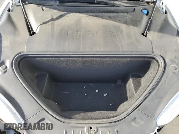 ✅ 2019 Tesla Model S 75D • VIN: 5YJSA1E27KF337372 • Lot: 50112504. Listed on Copart with 70,906 mi. Free auction sales archive from the USA and detailed vehicle history report at DreamBid. Image 11.