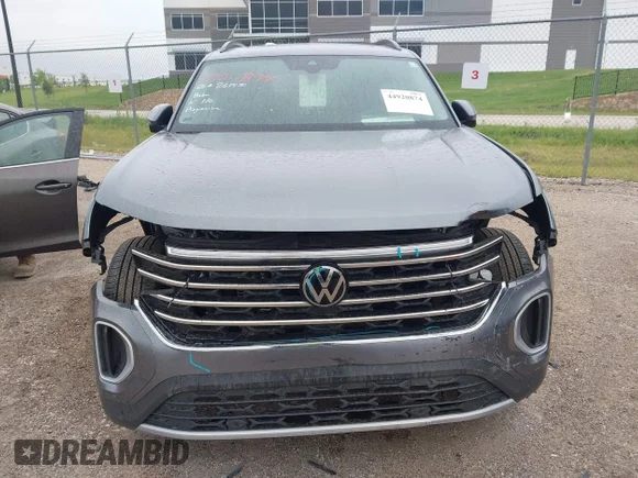 ✅ 2024 Volkswagen Atlas SE • VIN: 1V2JR2CA7RC555516 • Lot: 44920874. Listed on IAAI with 10,957 mi. Free auction sales archive from the USA and detailed vehicle history report at DreamBid. Image 12.