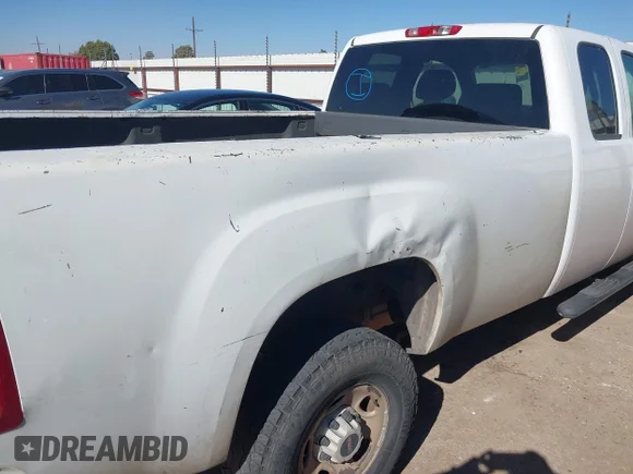 ✅ 2007 GMC Sierra 2500HD SLE1 • VIN: 1GTHC29K27E536570 • Lot: 43622579. Wystawiony na IAAI z przebiegiem 223 609 mil. Bezpłatny archiwum sprzedaży aukcyjnych z USA i szczegółowy raport historii pojazdu na DreamBid. Zdjęcie 6.