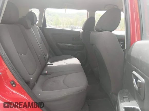 ✅ 2013 Kia Soul • VIN: KNDJT2A56D7606613 • Lot: 45128902. Wystawiony na IAAI z przebiegiem 163 699 mil. Bezpłatny archiwum sprzedaży aukcyjnych z USA i szczegółowy raport historii pojazdu na DreamBid. Zdjęcie 8.