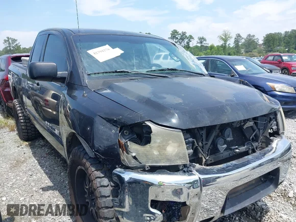 ✅ 2012 Nissan Titan SV • VIN: 1N6BA0CA5CN307937 • Lot: 42394278. Wystawiony na IAAI z przebiegiem 235 572 mil. Bezpłatny archiwum sprzedaży aukcyjnych z USA i szczegółowy raport historii pojazdu na DreamBid. Zdjęcie 1.