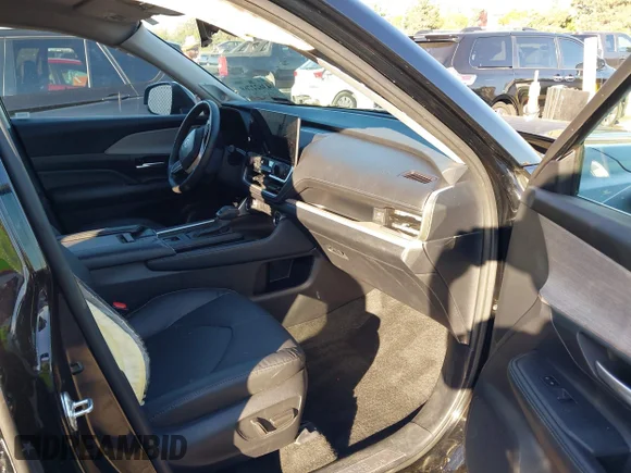 ✅ 2024 Toyota Highlander XLE • VIN: 5TDAAAA53RS017497 • Lot: 43622769. Wystawiony na IAAI z przebiegiem 13 047 mil. Bezpłatny archiwum sprzedaży aukcyjnych z USA i szczegółowy raport historii pojazdu na DreamBid. Zdjęcie 5.