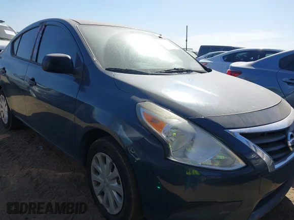✅ 2015 Nissan Versa S • VIN: 3N1CN7AP6FL875990 • Lot: 44944695. Wystawiony na IAAI z przebiegiem 144 781 mil. Bezpłatny archiwum sprzedaży aukcyjnych z USA i szczegółowy raport historii pojazdu na DreamBid. Zdjęcie 1.