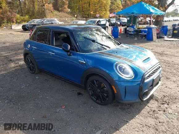 ✅ 2022 MINI Hardtop 4 Door Cooper S • VIN: WMW53DK0XN2P92281 • Лот: 43629498. Опубликован ранее на IAAI с пробегом 35 824 миль. Бесплатный доступ к архиву аукционных продаж из США и подробный отчёт об истории автомобиля на DreamBid. Изображение 1.