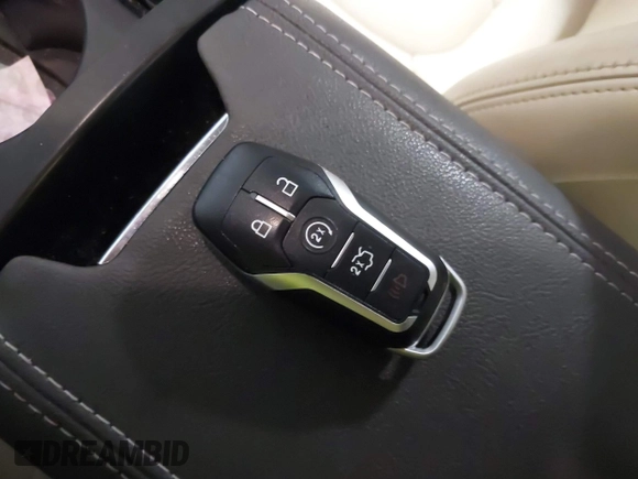 ✅ 2013 Lincoln MKZ Hybrid • VIN: 3LN6L2LU1DR800075 • Lot: 44277605. Wystawiony na IAAI z przebiegiem 99 310 mil. Bezpłatny archiwum sprzedaży aukcyjnych z USA i szczegółowy raport historii pojazdu na DreamBid. Zdjęcie 11.