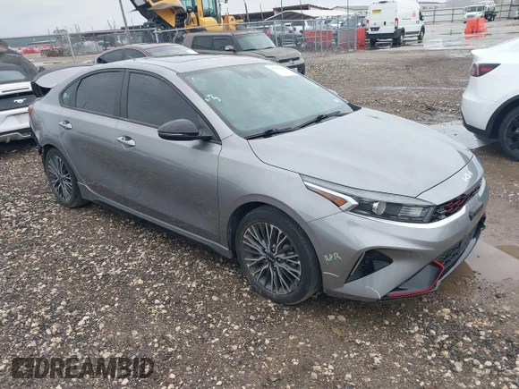 ✅ 2024 Kia Forte GT-Line • VIN: 3KPF54AD8RE731980 • Лот: 45115624. Опубліковано раніше на IAAI з пробігом 25 806 миль. Безкоштовний доступ до архіву аукціонних продажів зі США та докладний звіт про історію автомобіля на DreamBid. Зображення 1.