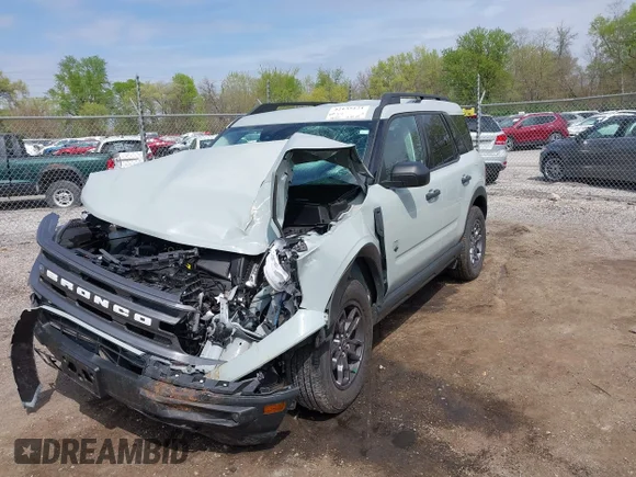 ✅ 2022 Ford Bronco Sport Big Bend • VIN: 3FMCR9B66NRD32438 • Lot: 42135121. Wystawiony na IAAI z przebiegiem 26 421 mil. Bezpłatny archiwum sprzedaży aukcyjnych z USA i szczegółowy raport historii pojazdu na DreamBid. Zdjęcie 2.