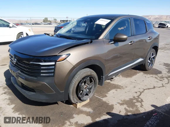 ✅ 2025 Nissan Kicks SV • VIN: 3N8AP6CA3SL416027 • Lot: 44004021. Listed on IAAI with 7,256 mi. Free auction sales archive from the USA and detailed vehicle history report at DreamBid. Image 2.