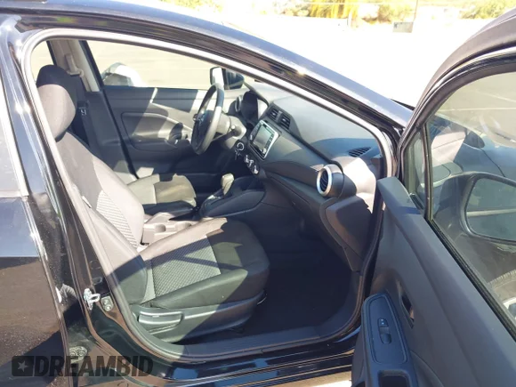 ✅ 2024 Nissan Versa S • VIN: 3N1CN8DV8RL872920 • Lot: 43818909. Wystawiony na IAAI z przebiegiem 24 708 mil. Bezpłatny archiwum sprzedaży aukcyjnych z USA i szczegółowy raport historii pojazdu na DreamBid. Zdjęcie 5.