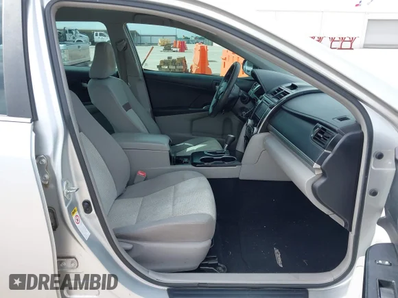 ✅ 2012 Toyota Camry L • VIN: 4T4BF1FK1CR262730 • Lot: 44888478. Wystawiony na IAAI z przebiegiem 99 655 mil. Bezpłatny archiwum sprzedaży aukcyjnych z USA i szczegółowy raport historii pojazdu na DreamBid. Zdjęcie 5.