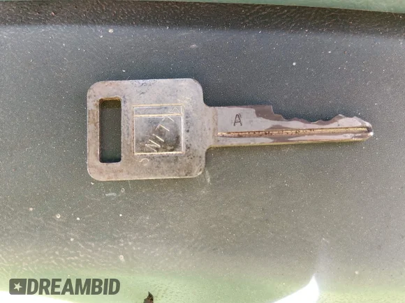 ✅ 1985 Chevrolet Astro • VIN: 1GCDM15NXFB183131 • Лот: 44892570. Опубліковано раніше на IAAI з пробігом 177 554 миль. Безкоштовний доступ до архіву аукціонних продажів зі США та докладний звіт про історію автомобіля на DreamBid. Зображення 11.