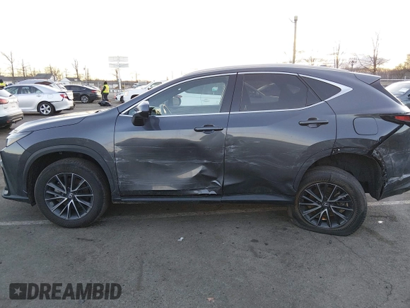 ✅ 2024 Lexus NX 350 • VIN: 2T2AGCEZ8RC035800 • Lot: 44172599. Wystawiony na IAAI z przebiegiem 17 936 mil. Bezpłatny archiwum sprzedaży aukcyjnych z USA i szczegółowy raport historii pojazdu na DreamBid. Zdjęcie 6.