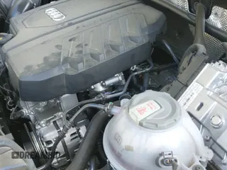 ✅ 2024 Audi Q5 S line Premium Plus • VIN: WA1EAAFYXR2060739 • Lot: 43215365. Wystawiony na IAAI z przebiegiem 20 388 mil. Bezpłatny archiwum sprzedaży aukcyjnych z USA i szczegółowy raport historii pojazdu na DreamBid. Zdjęcie 19.