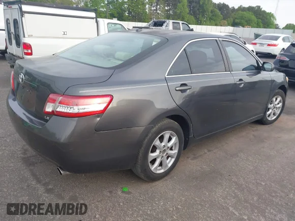 ✅ 2011 Toyota Camry • VIN: 4T1BF3EK8BU625322 • Lot: 44796515. Wystawiony na IAAI z przebiegiem 215 145 mil. Bezpłatny archiwum sprzedaży aukcyjnych z USA i szczegółowy raport historii pojazdu na DreamBid. Zdjęcie 4.