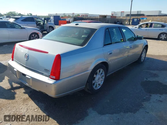 ✅ 2008 Cadillac DTS 1SC • VIN: 1G6KD57Y68U166164 • Лот: 42228696. Опубліковано раніше на IAAI з пробігом 120 634 миль. Безкоштовний доступ до архіву аукціонних продажів зі США та докладний звіт про історію автомобіля на DreamBid. Зображення 4.