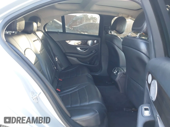 ✅ 2015 Mercedes-Benz C 300 • VIN: 55SWF4JB3FU085232 • Лот: 44285384. Опубликован ранее на IAAI с пробегом 96 717 миль. Бесплатный доступ к архиву аукционных продаж из США и подробный отчёт об истории автомобиля на DreamBid. Изображение 8.