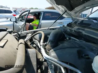 ✅ 2017 Ram 1500 Tradesman • VIN: 1C6RR6FT7HS866142 • Lot: 43148396. Wystawiony na IAAI z przebiegiem 105 307 mil. Bezpłatny archiwum sprzedaży aukcyjnych z USA i szczegółowy raport historii pojazdu na DreamBid. Zdjęcie 19.